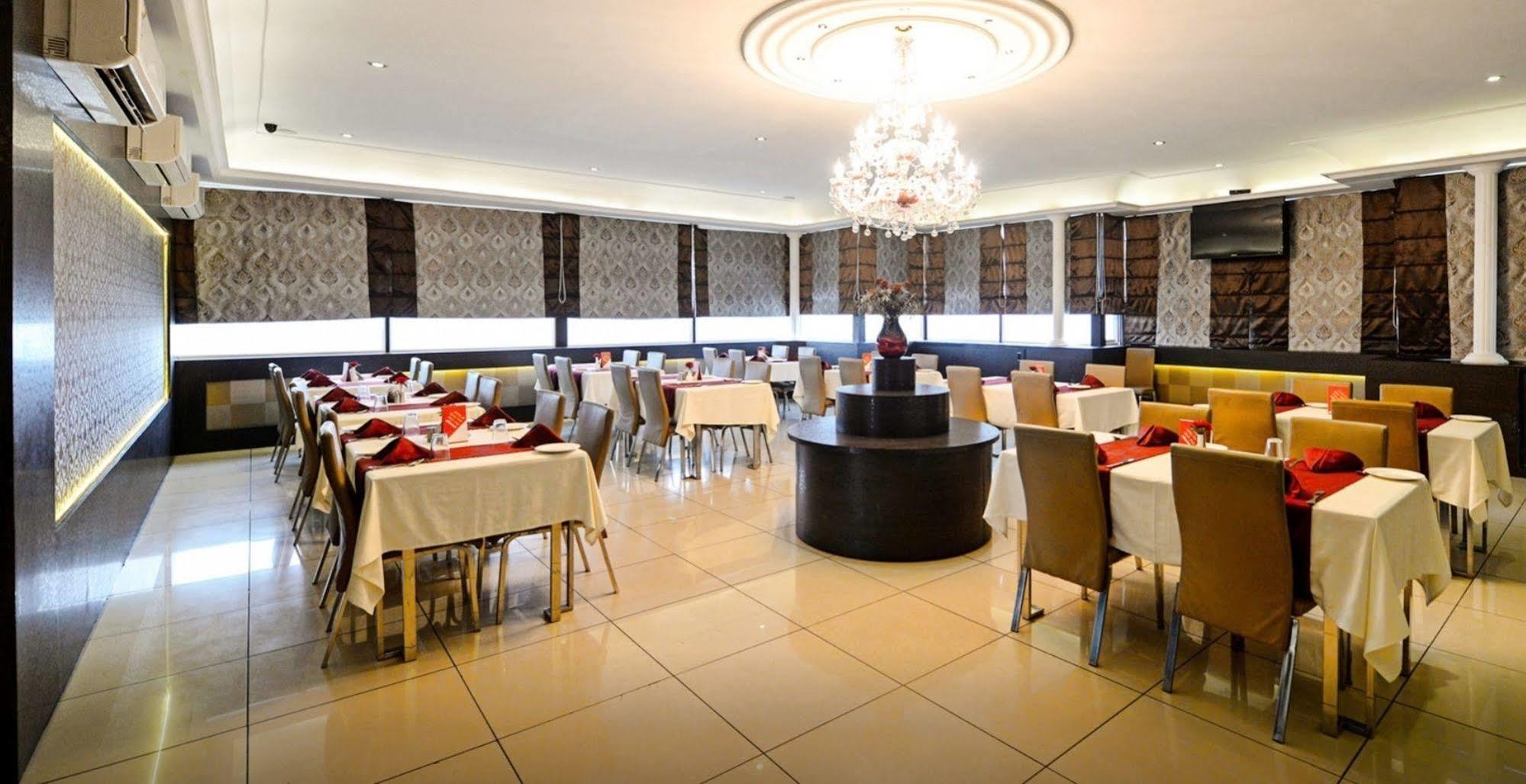 Genx Banjara Hill 1589 Hotel Hyderabad Exterior photo