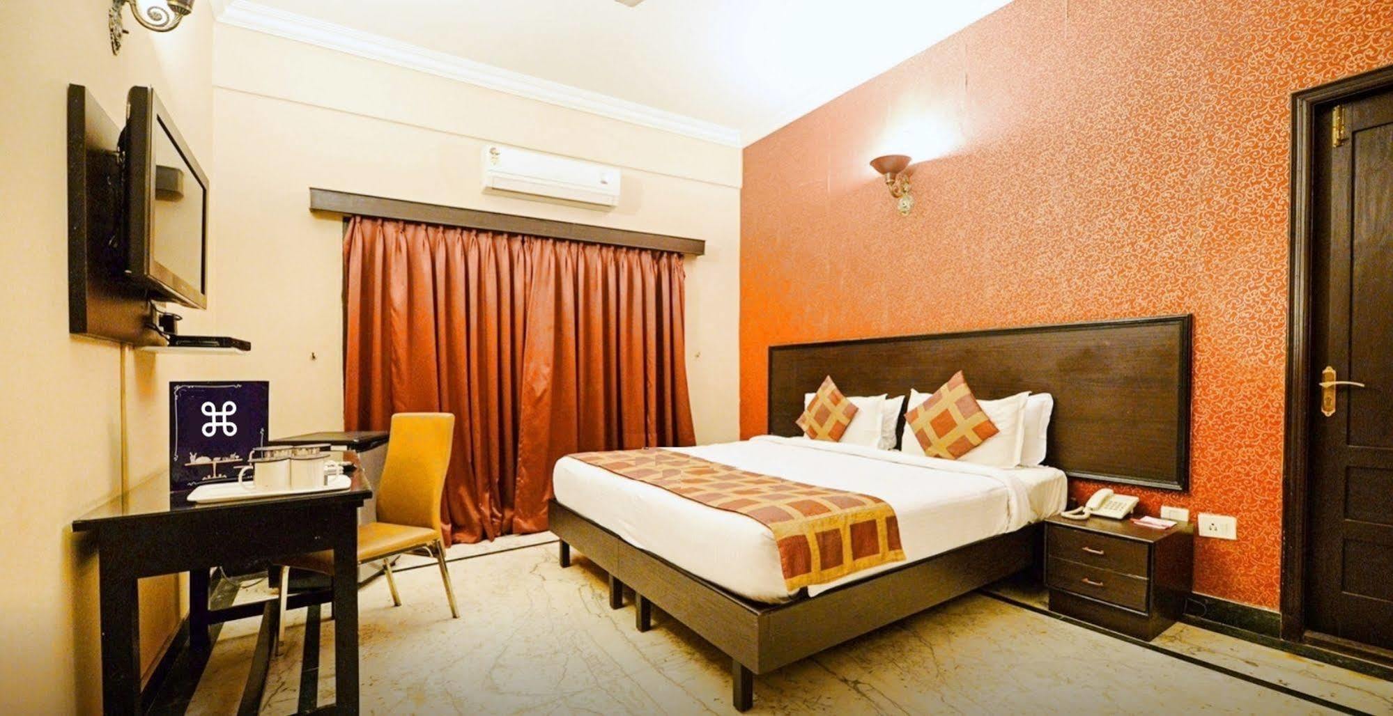 Genx Banjara Hill 1589 Hotel Hyderabad Exterior photo