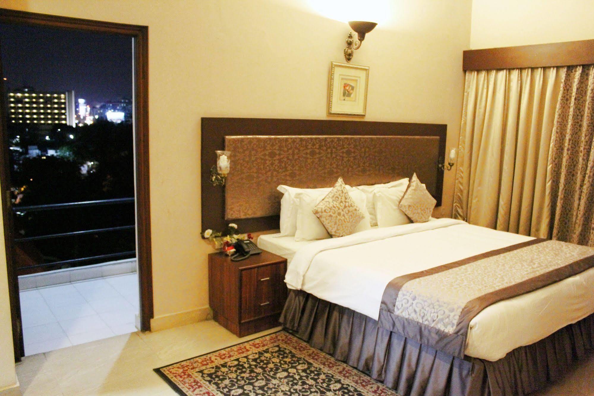 Genx Banjara Hill 1589 Hotel Hyderabad Exterior photo