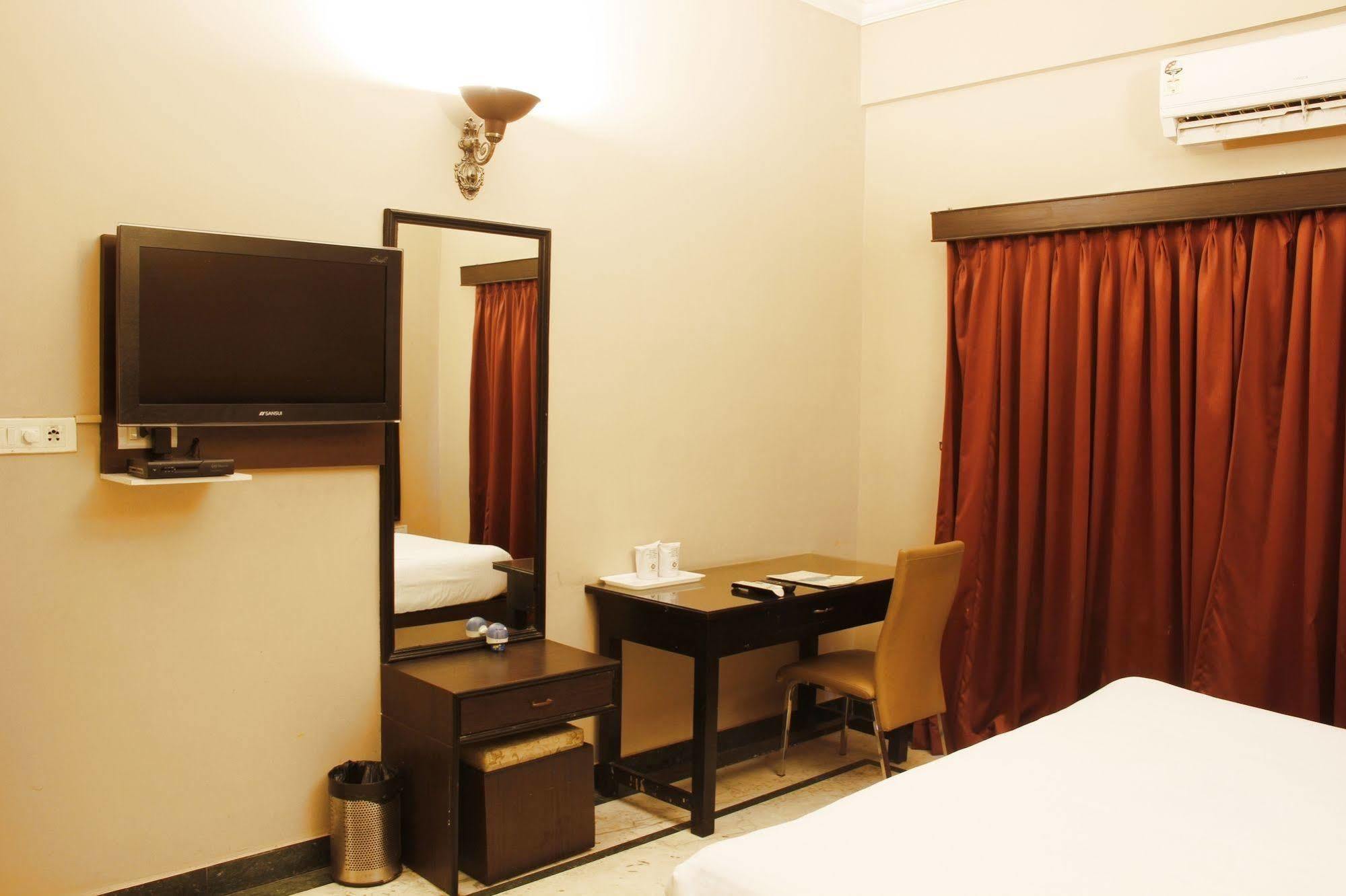 Genx Banjara Hill 1589 Hotel Hyderabad Exterior photo